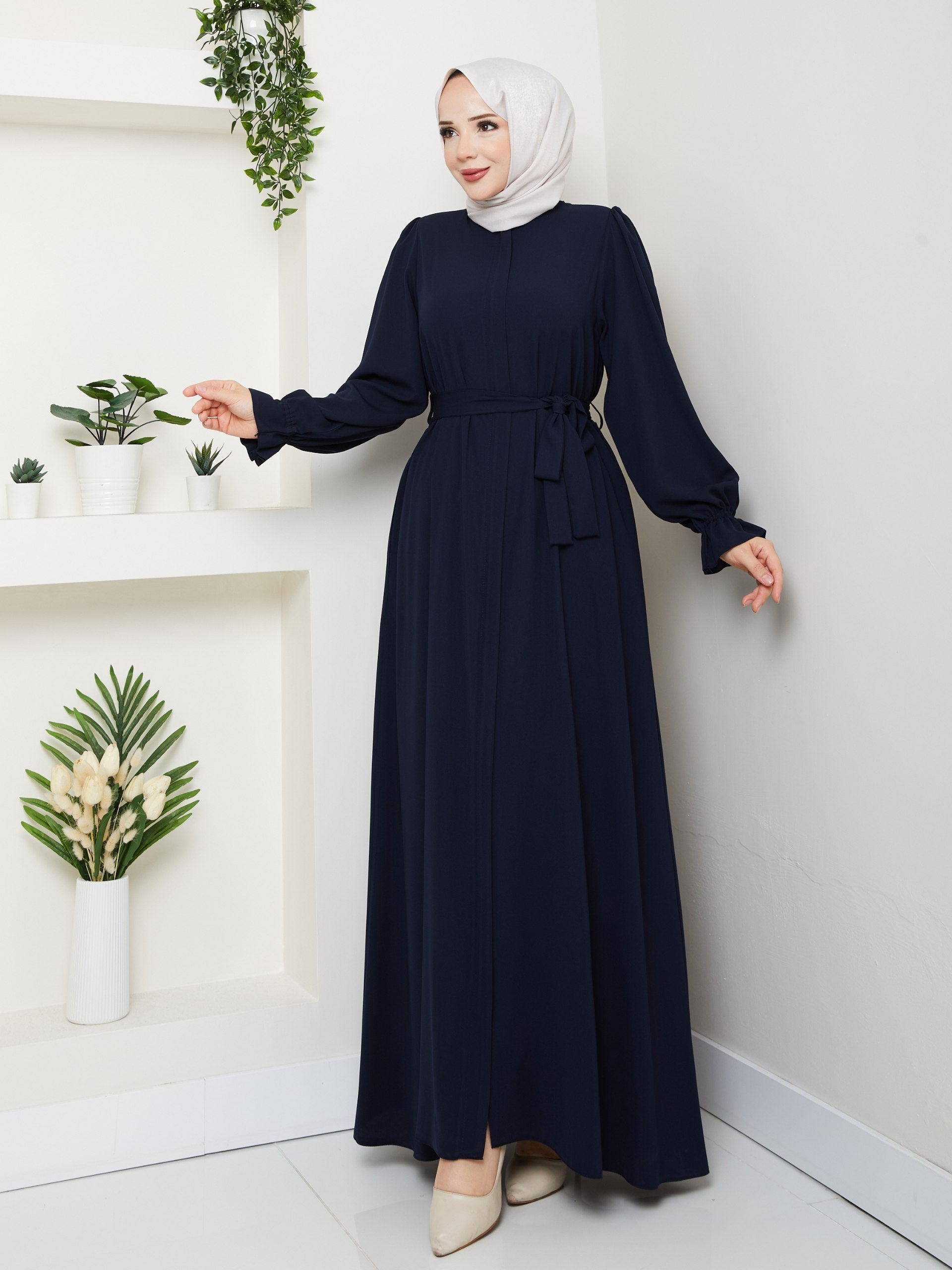 Lacivert Papatya Model Ferace - Medine İpeği - Yandan Görünüm | Fugu Ferace Tesettür Giyim