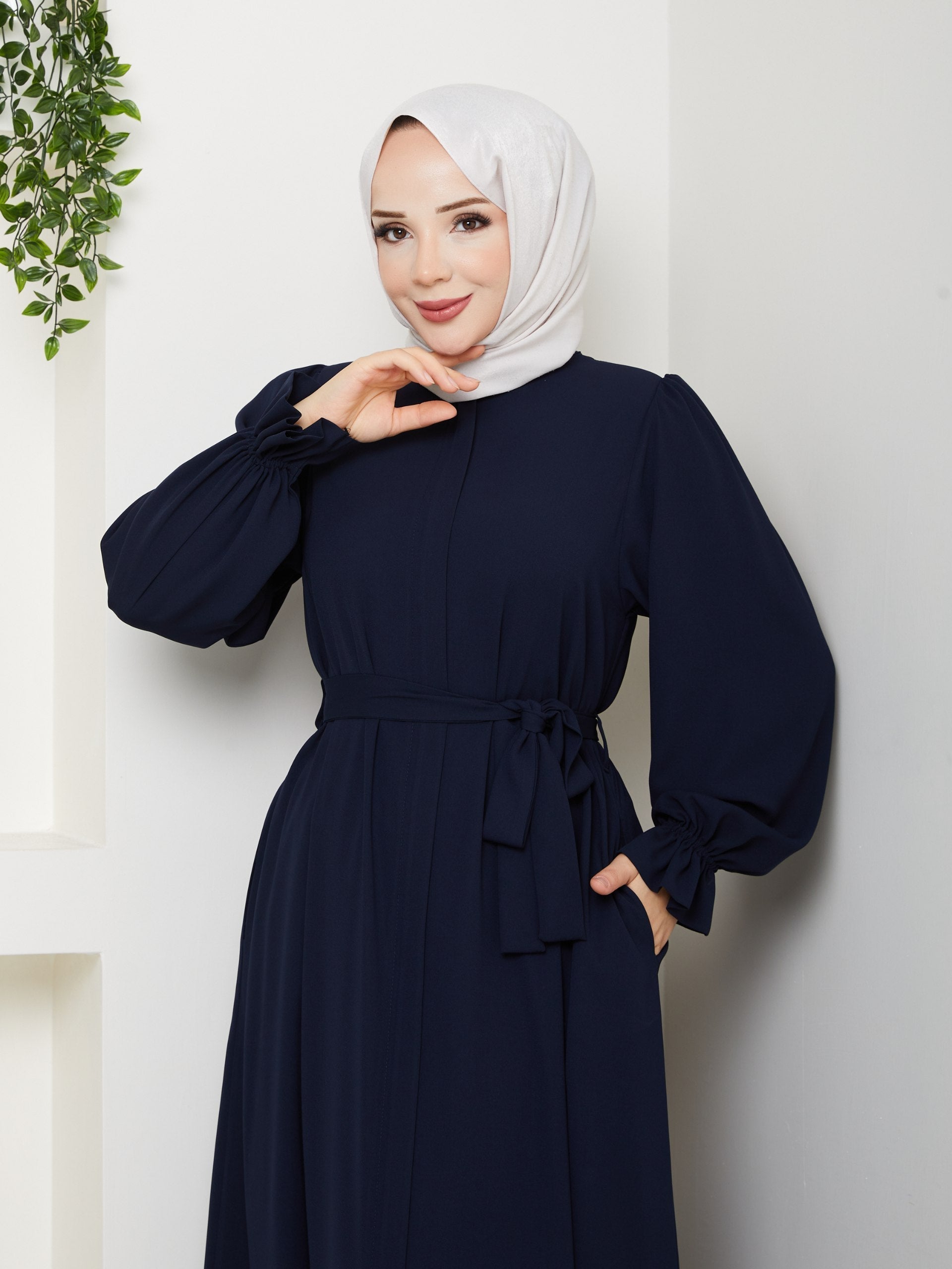 Lacivert Papatya Model Ferace - Medine İpeği - Görsel 7 | Fugu Ferace Tesettür Giyim